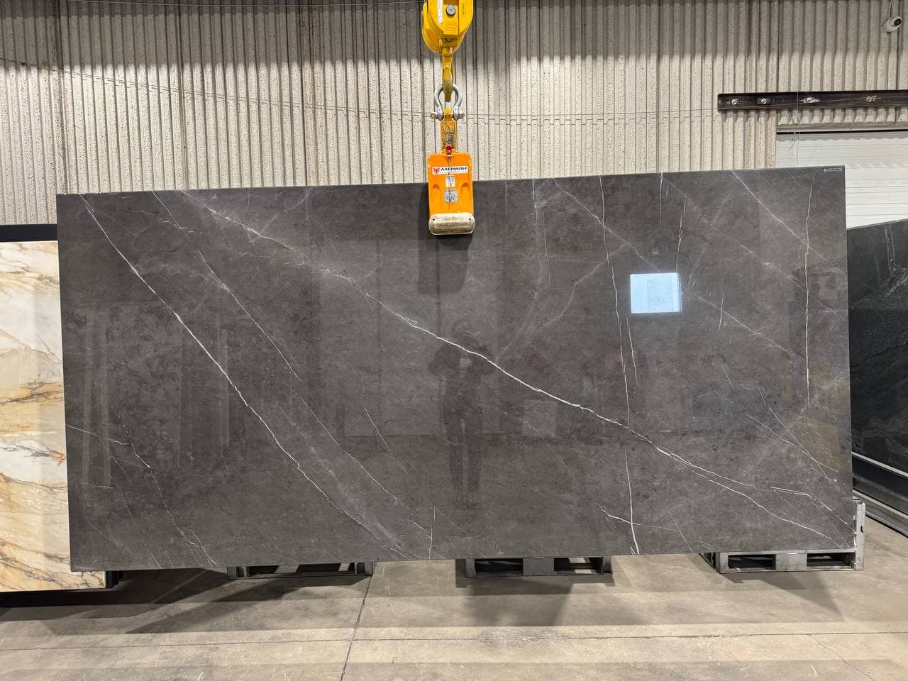 NS Pietra Grey installation space