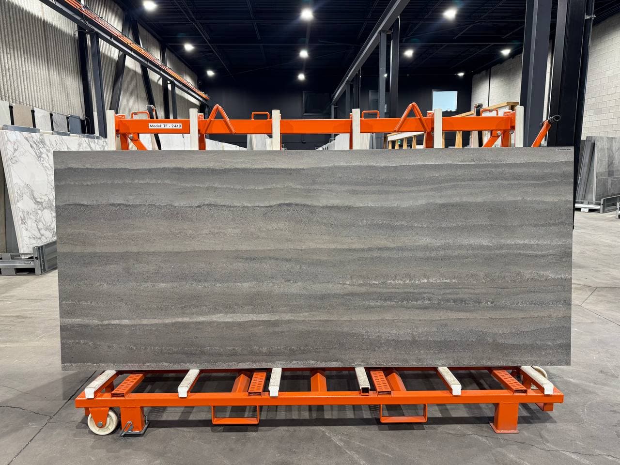 NS Travertine Ghiaia in architectural space