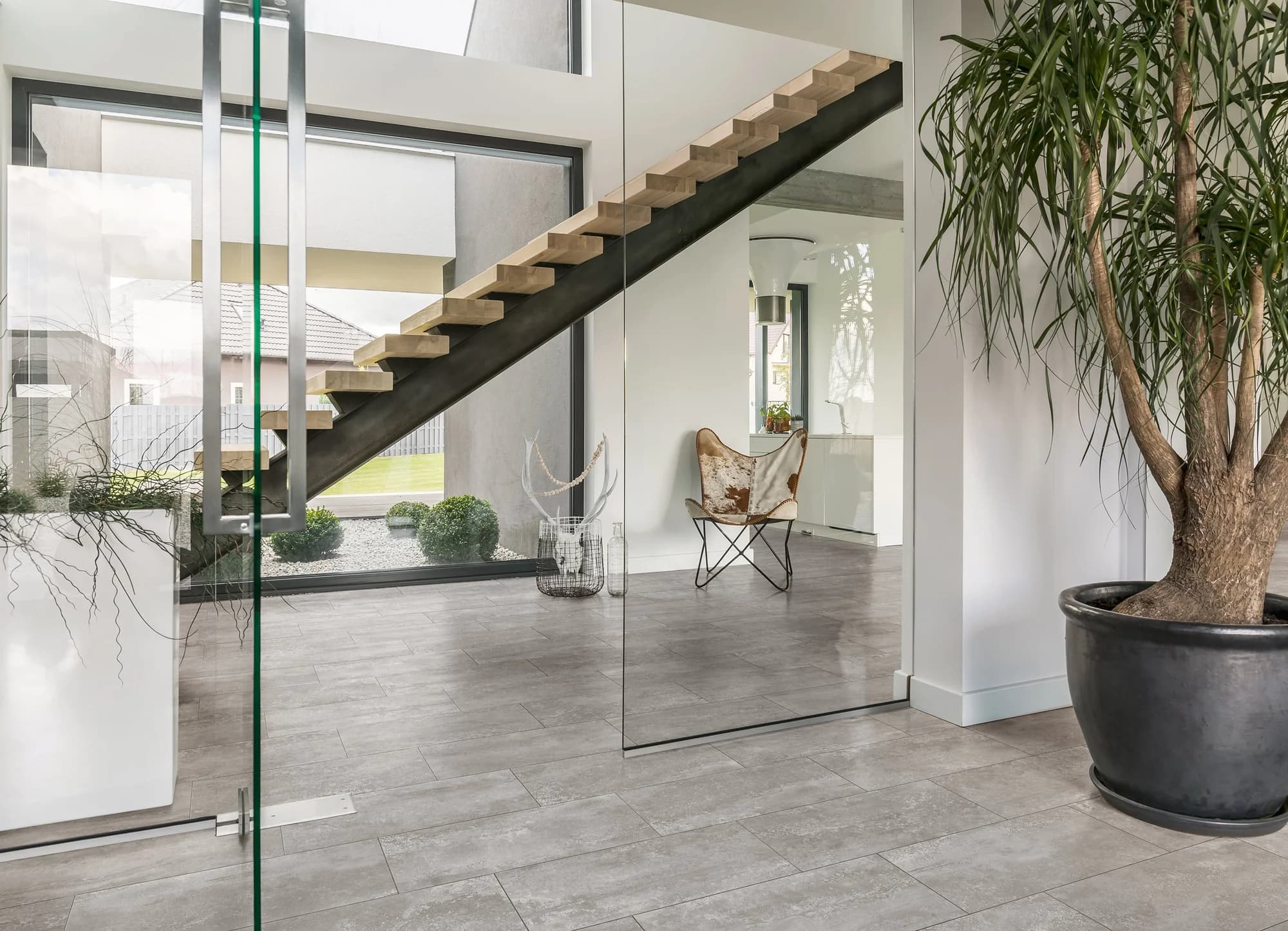 Core Dark Grey installation space
