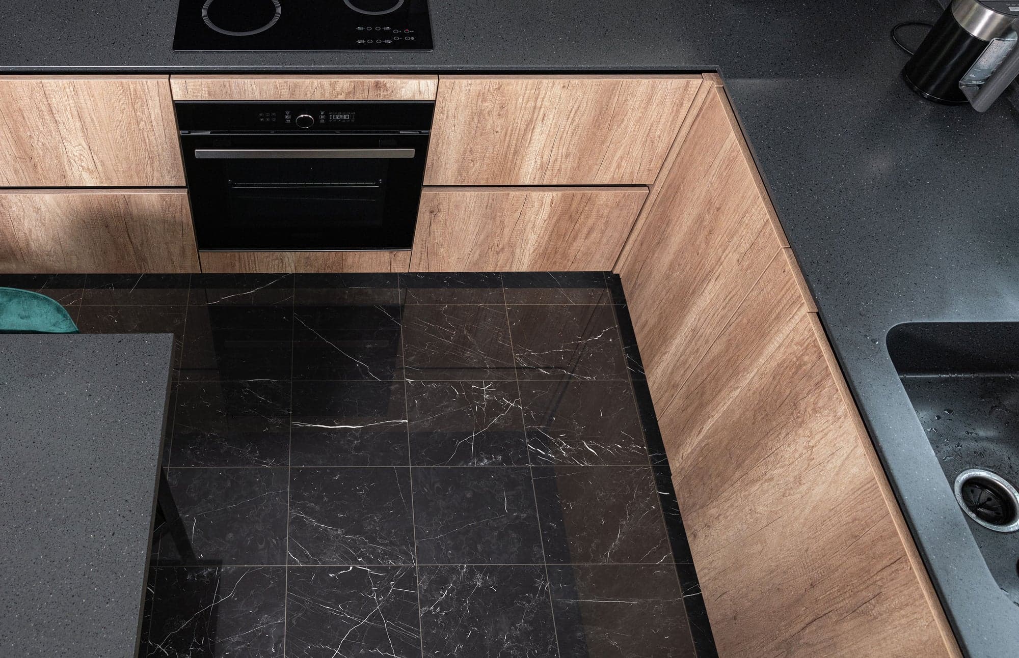 Luxury Nero Marquina installation space